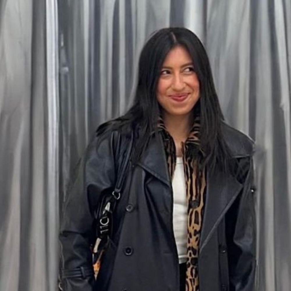 Meet your Posher, Larissa